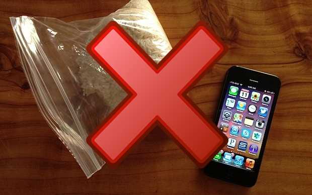 Повреждение iPhone или iPod из-за контакта с жидкостью не покрывается гарантией